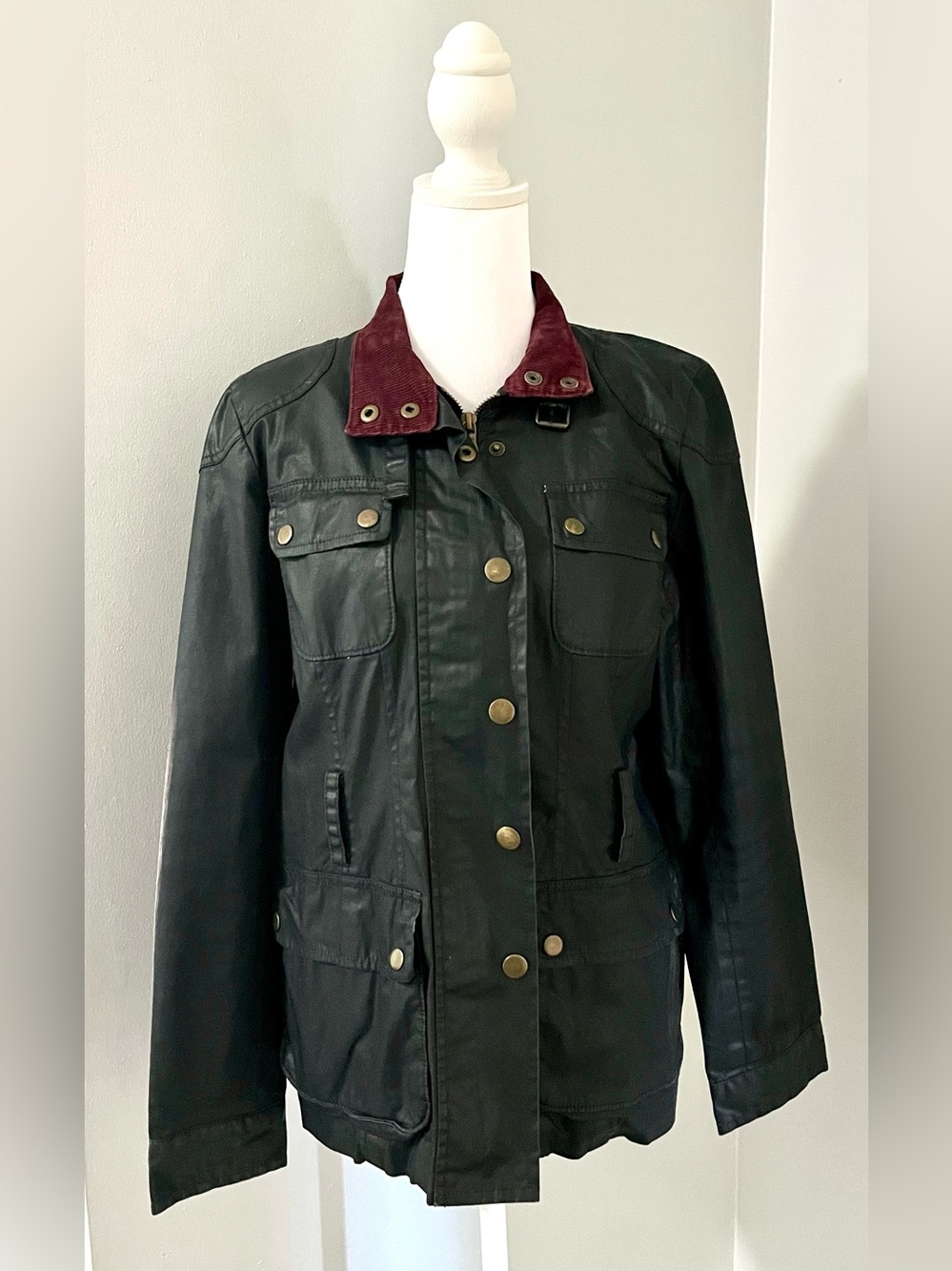 Banana Republic Women’s Size Small Navy Blue Jacket w/Burgundy Corduroy Collar
